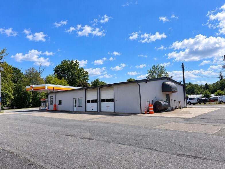 More Photos Of 633 Water St, Belvidere Service Station For Sale