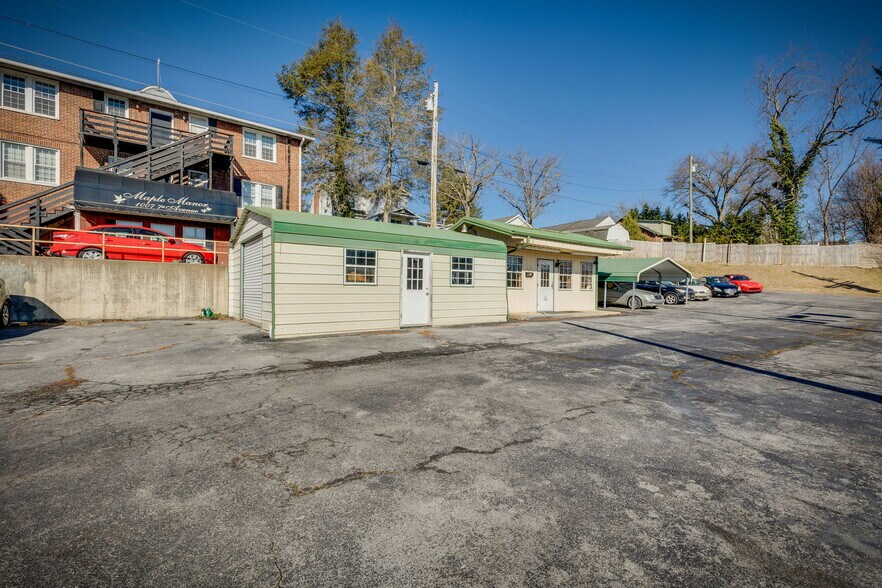 More Photos Of 700 Volunteer Pky, Bristol Auto Dealership For Sale