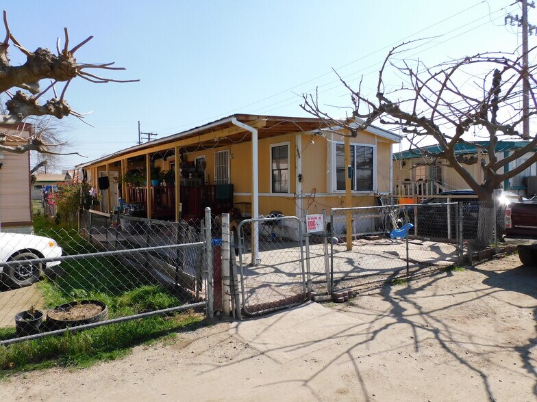 815849 S Indiana St, Porterville, CA 93257 Manufactured Housing