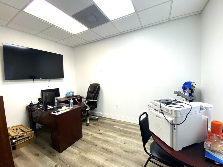 More Photos Of 116 Cromer Rd, West Columbia Light Distribution For Lease