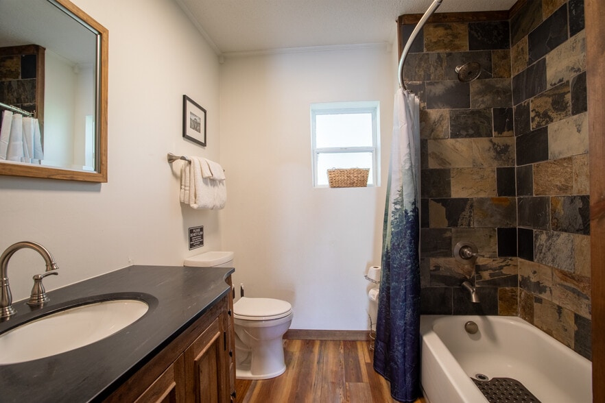 More Photos Of 3804 Wears Valley Rd, Sevierville Hotel For Sale