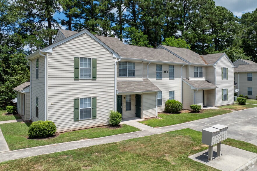 Primary Photo Of 201 Forest Pine Rd, Franklin Apartments For Sale