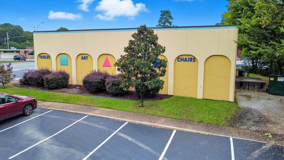 More Photos Of 825 North University Avenue, Little Rock Freestanding For Sale