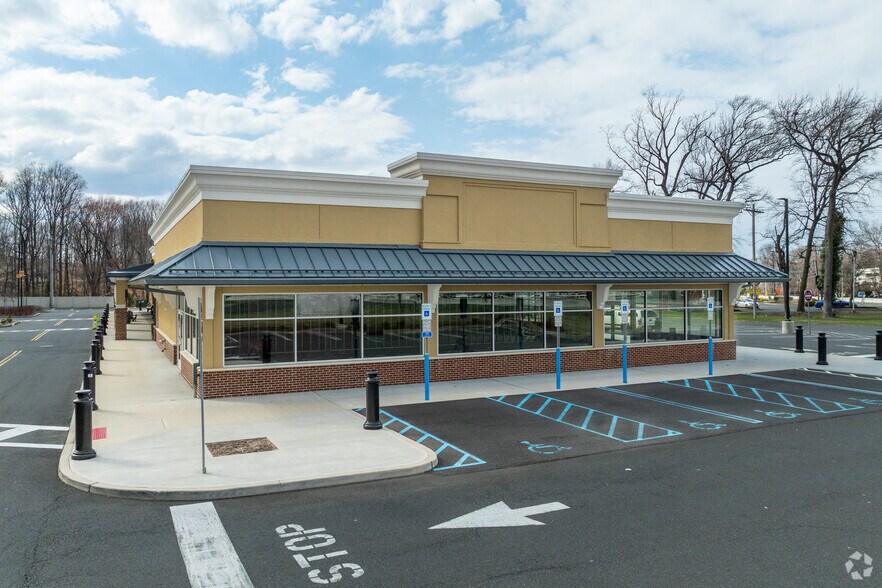 Primary Photo Of 1450-1500 Rt-35, Middletown Unknown For Lease