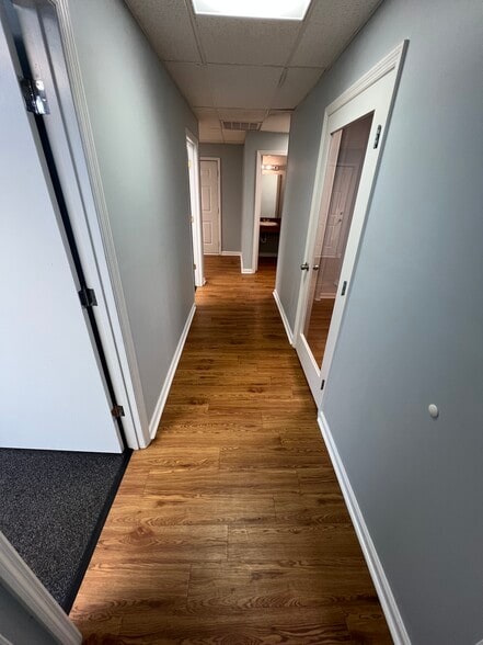 More Photos Of 211 Donelson Pike, Nashville Office For Lease