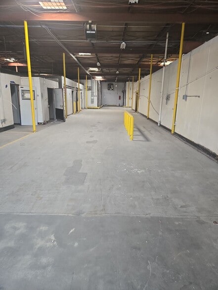More Photos Of 438 W Kaley St, Orlando Warehouse For Lease