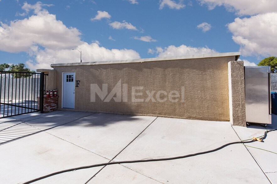More Photos Of 2948 E Russell Rd, Las Vegas Office For Sale