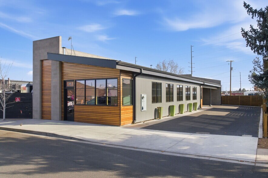 More Photos Of 544 SW 4th St, Redmond Office For Sale