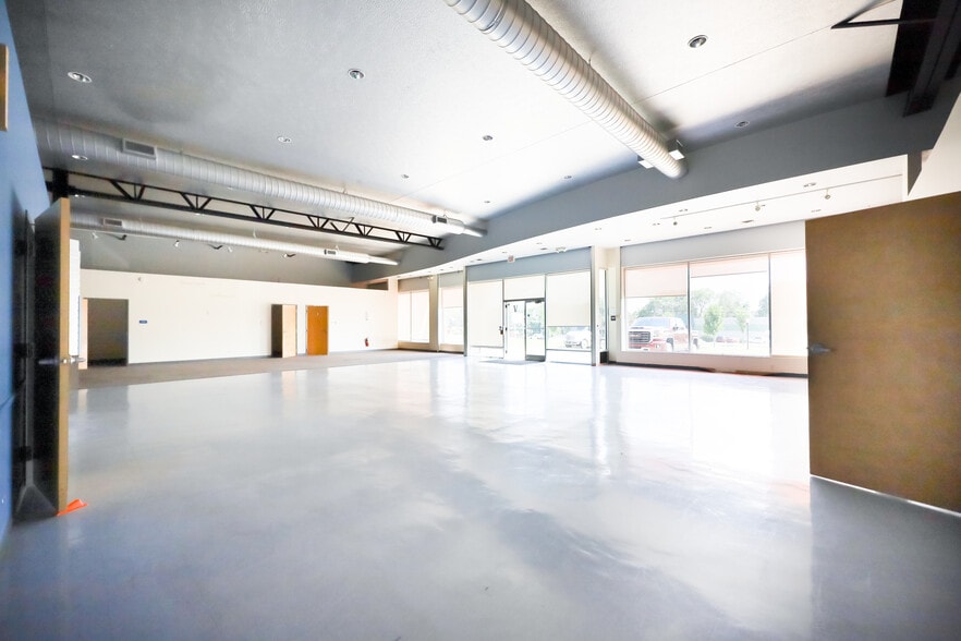 More Photos Of 2052-2070 Romig Rd, Akron Storefront For Sale