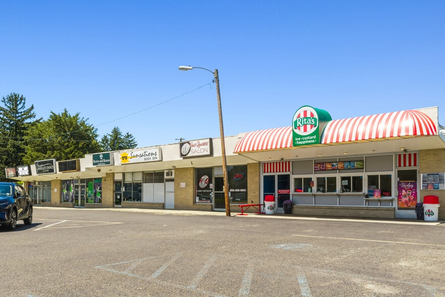 Primary Photo Of 570 Bridgeton Pike, Mantua Freestanding For Sale