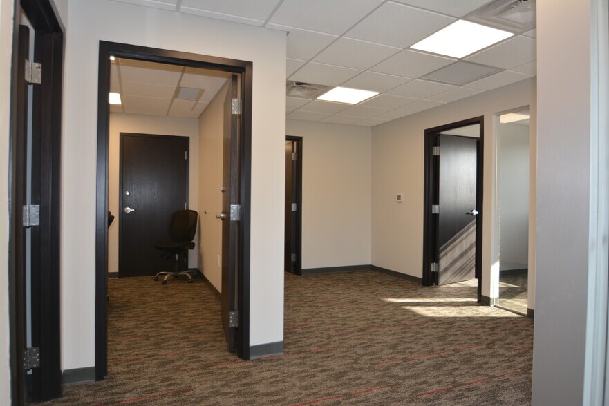 More Photos Of 6595 W 14th Ave, Lakewood Office For Lease