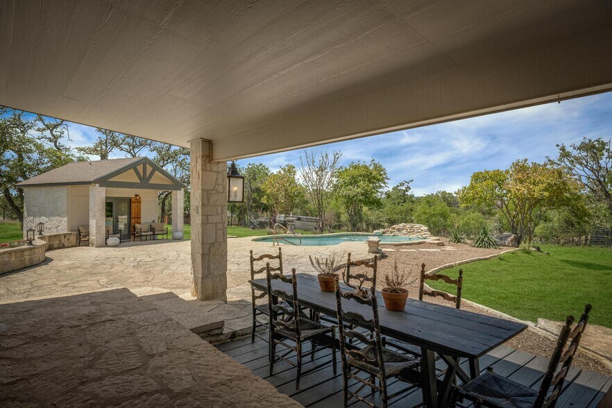 More Photos Of 6 US Highway 87, Comfort Office For Sale