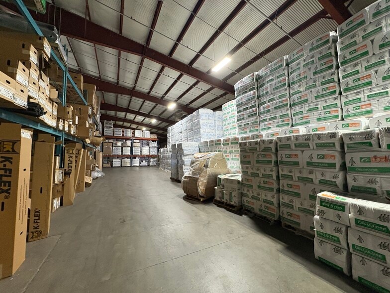 More Photos Of 586 Lewiston Junction Rd, Auburn Distribution For Sale