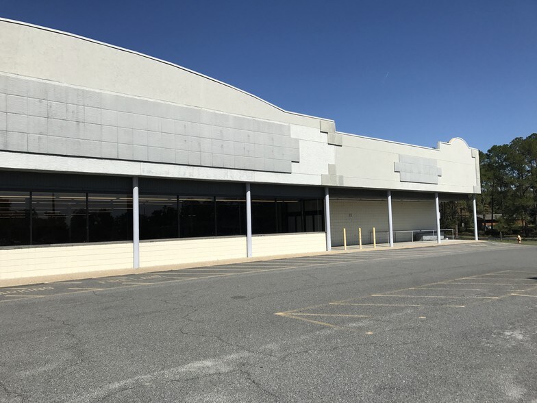 More Photos Of 701 Riverside Ave, Waycross General Retail For Sale