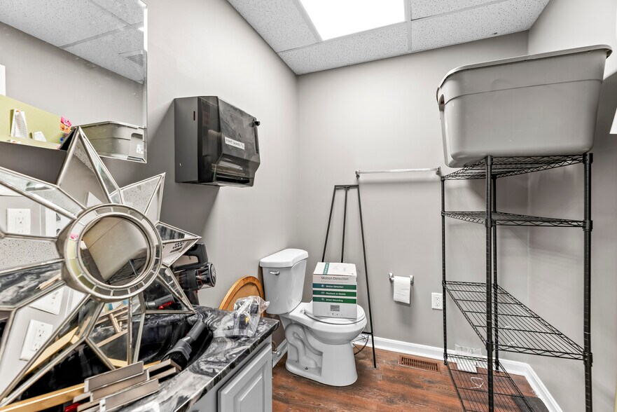 More Photos Of 10351 Southern Maryland Blvd, Dunkirk Office For Sale