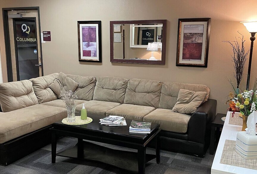 More Photos Of 8383 NE Sandy Blvd, Portland Office For Sale