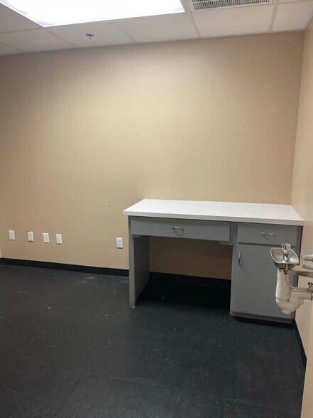 More Photos Of 3617 Perkins Rd, Baton Rouge General Retail For Sale