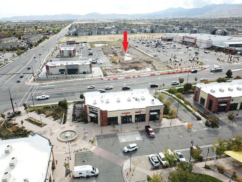 More Photos Of 7868 5600 w, West Jordan General Retail For Lease
