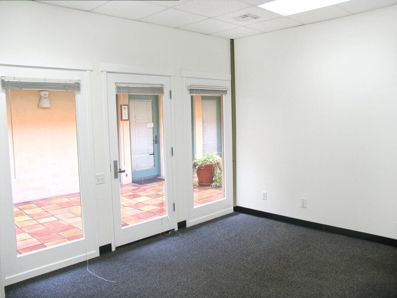 More Photos Of 2656-2664 29th St, Santa Monica Loft Creative Space For Lease