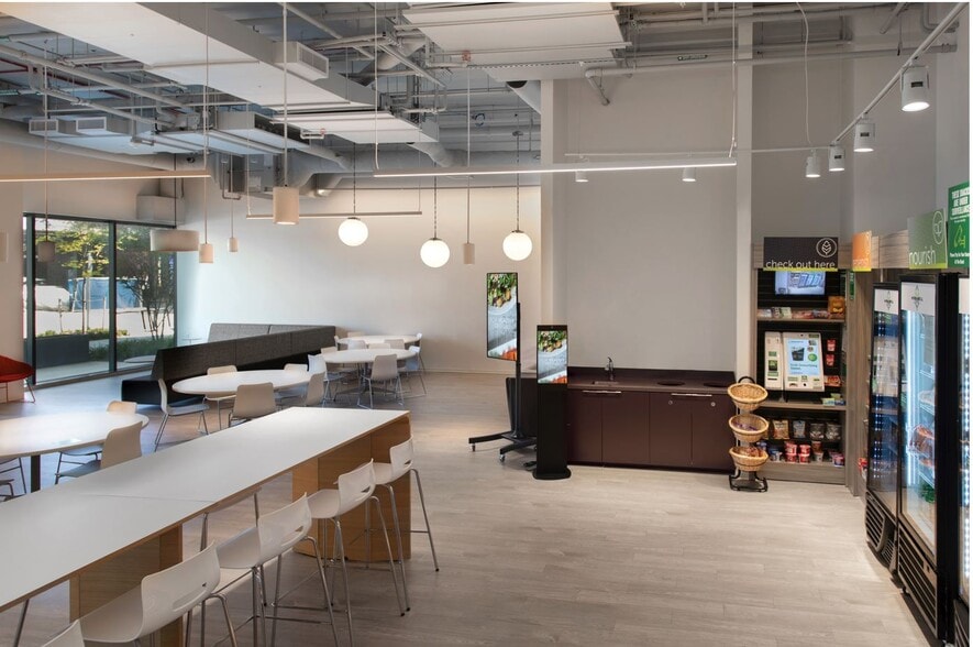 More Photos Of 4000 Garden City Dr, Hyattsville Office For Lease