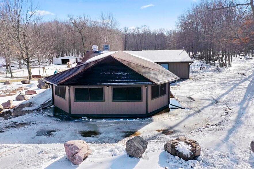 More Photos Of W11375-A W11375-A County Road X Rd, Crivitz Sports And Entertainment For Sale