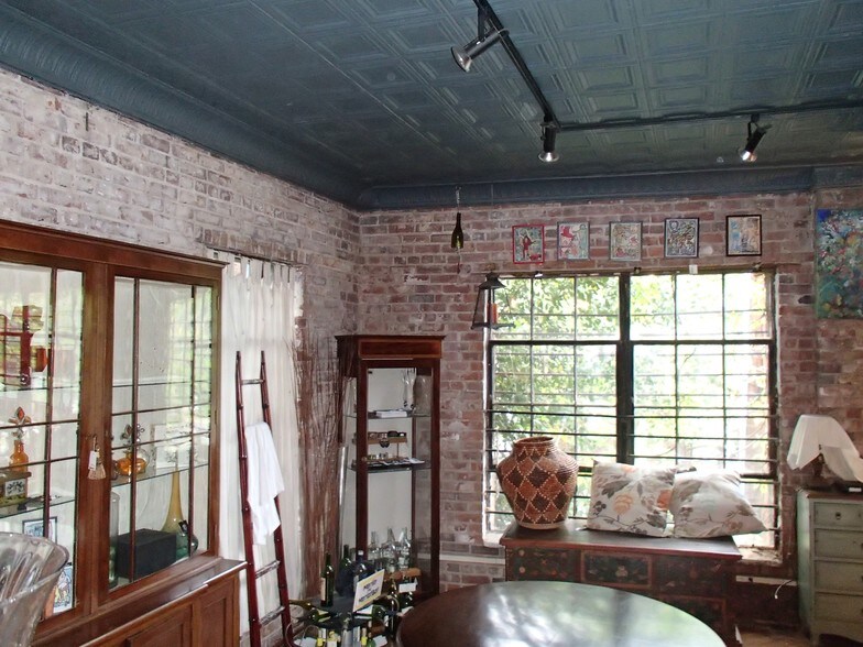 More Photos Of 512 E Main St, Spartanburg Storefront For Sale
