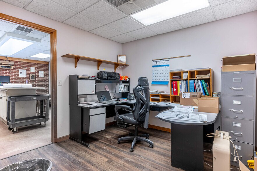 More Photos Of 3946 Indian Ripple Rd, Dayton Warehouse For Lease