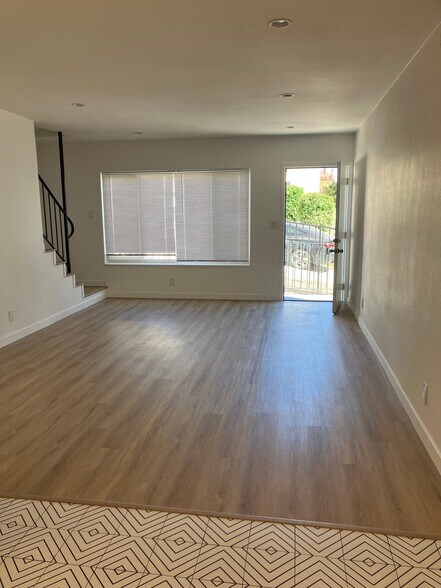 More Photos Of 5115 Clinton St, Los Angeles Apartments For Sale