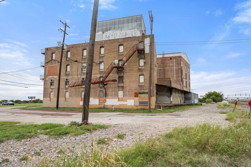 More Photos Of 1000 Harding St, Fort Worth Land For Sale