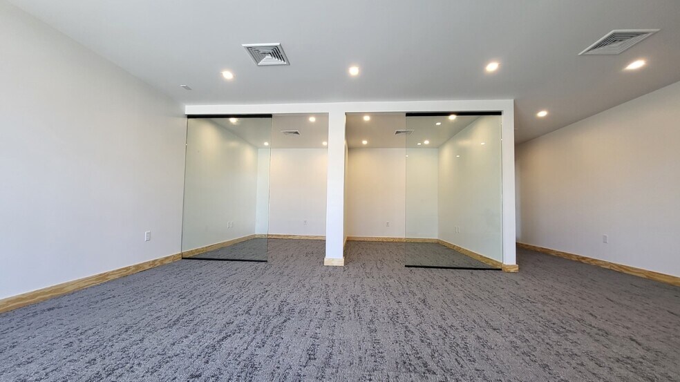 More Photos Of 5030 Paradise Rd, Las Vegas Unknown For Lease