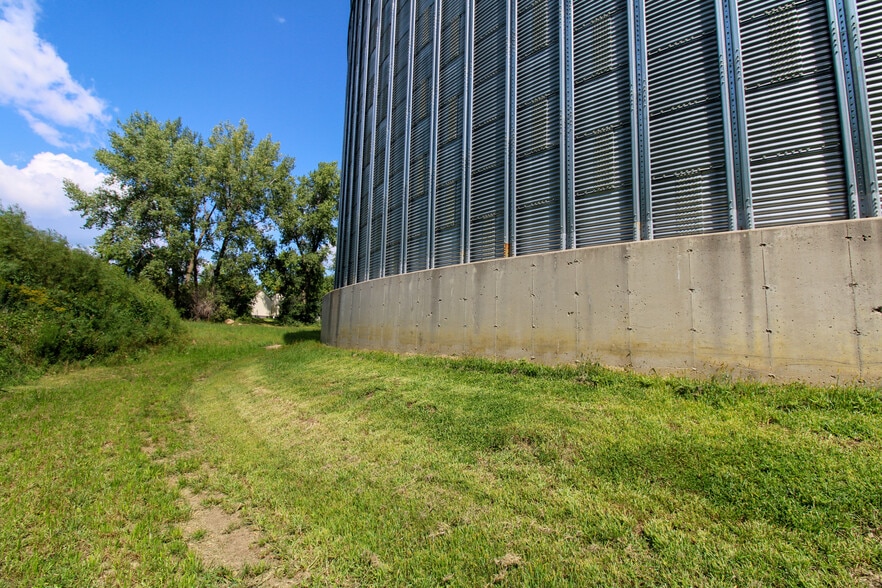More Photos Of 107 8th Ave SW, Kasson Specialty For Sale