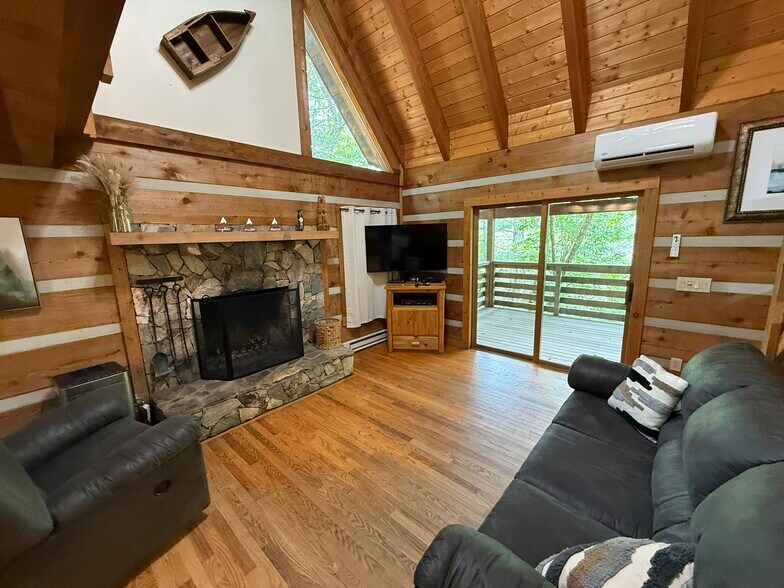 More Photos Of 1105 Fall Creek Rd, Purlear Specialty For Sale