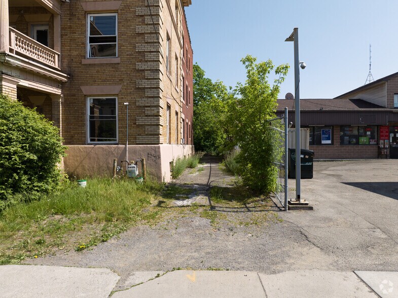 More Photos Of 212 Court St, Binghamton Apartments For Sale