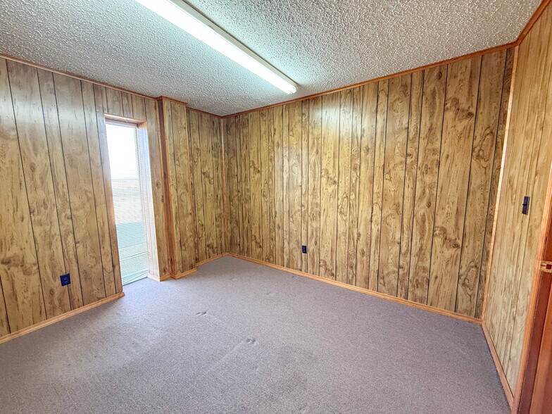 More Photos Of 11730 Highway 152, Pampa Warehouse For Sale