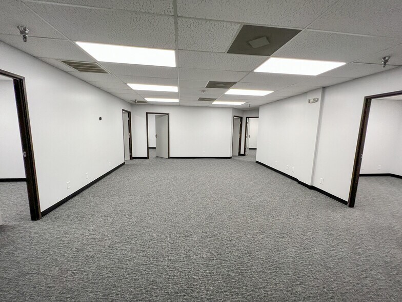More Photos Of 108 Commercial Cir, Conroe Office Residential For Sale