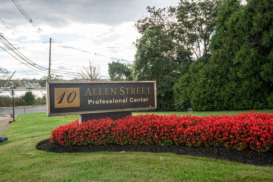 More Photos Of 10 Allen St, Toms River Office For Lease