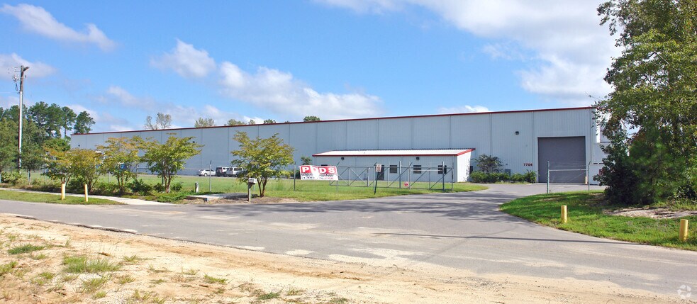 More Photos Of 7704 Southrail Rd, North Charleston Warehouse For Lease