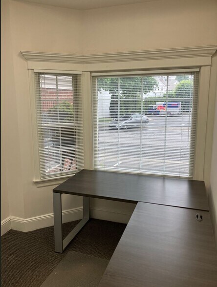 More Photos Of 27 Pine St, New Canaan Office For Sale