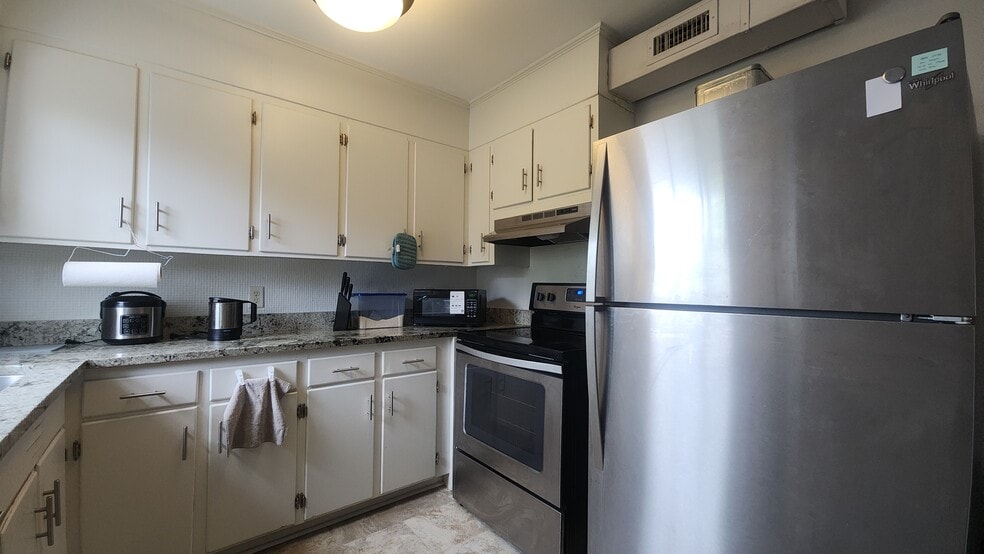 More Photos Of 958 College Ave, Harrisonburg Apartments For Sale