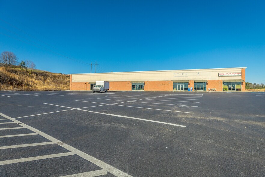 More Photos Of 150 Pearl Dr, LaFayette Restaurant For Lease