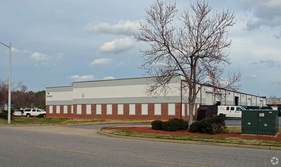 More Photos Of 552 Central Dr, Virginia Beach Light Manufacturing For Lease
