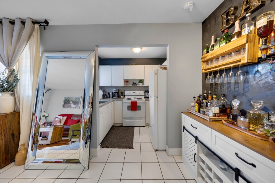 More Photos Of 569 SW 4th St, Miami Apartments For Sale