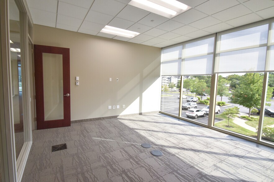 More Photos Of 2410 N Forest Rd, Amherst Medical For Lease