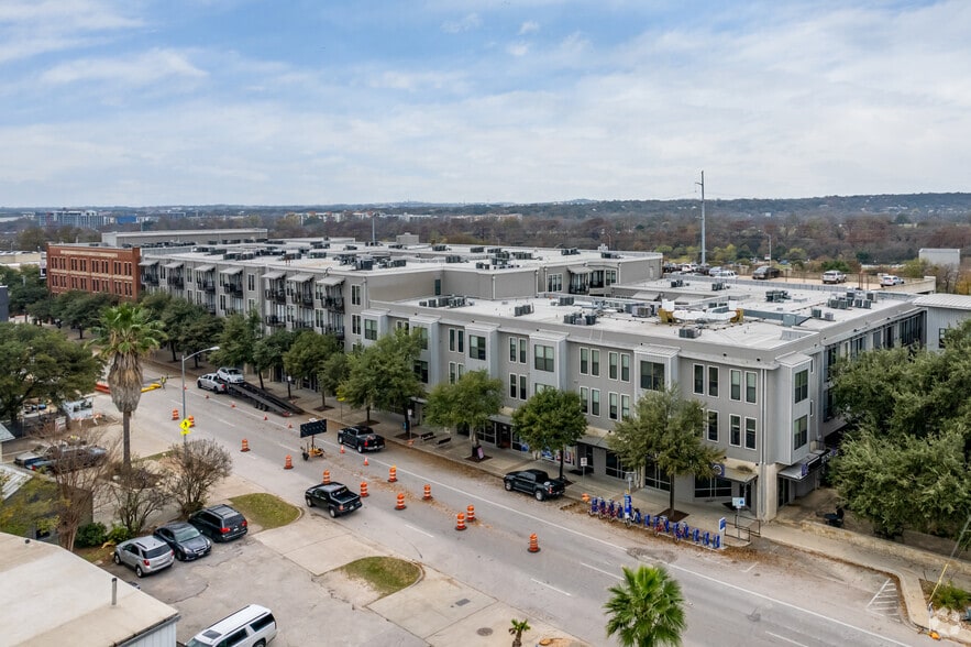 More Photos Of 1611 W 5th St, Austin Apartments For Lease