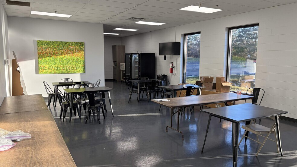 More Photos Of 2563 Technical Dr, Miamisburg Manufacturing For Sale