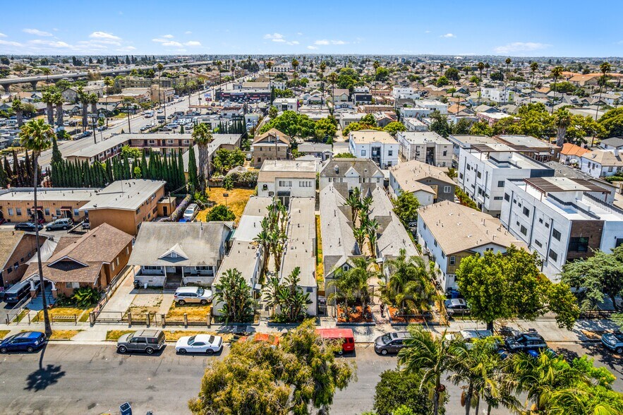 More Photos Of 526-534 W 47th St, Los Angeles Apartments For Sale