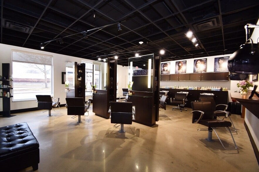 More Photos Of 18065 S Harwood Ave, Homewood Storefront For Sale