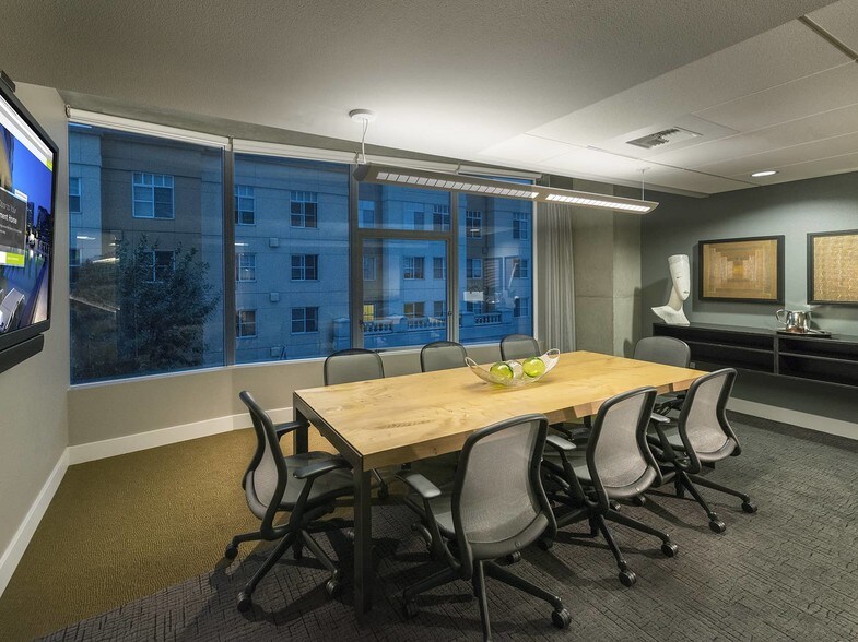 More Photos Of 989 112th Ave NE, Bellevue Apartments For Lease