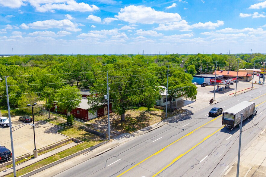 More Photos Of 725 S Brazos St, Lockhart Land For Sale