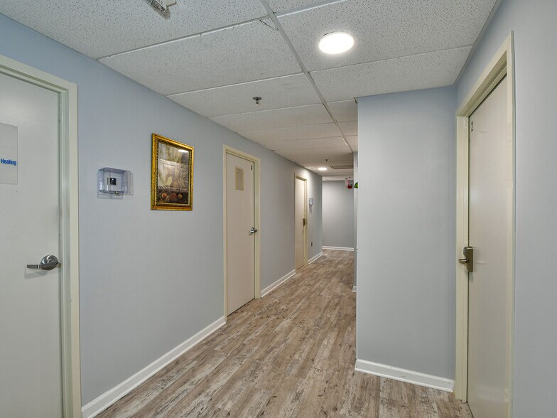 More Photos Of 2300 N Pershing Dr, Arlington Medical For Lease